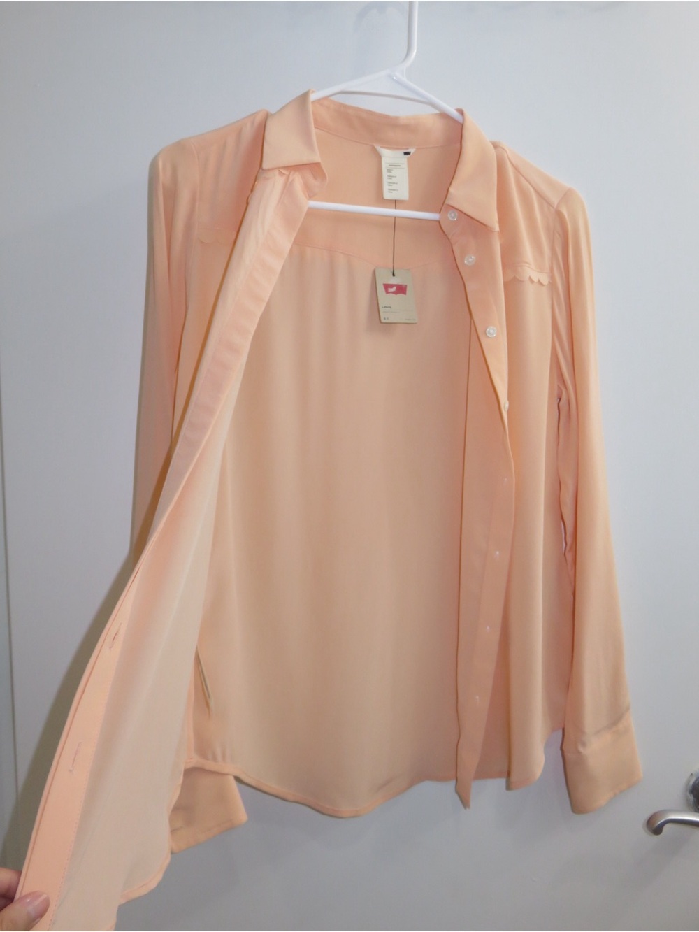 Levi's 100% Silk Collar Button-Down Top - Picture 7 of 11